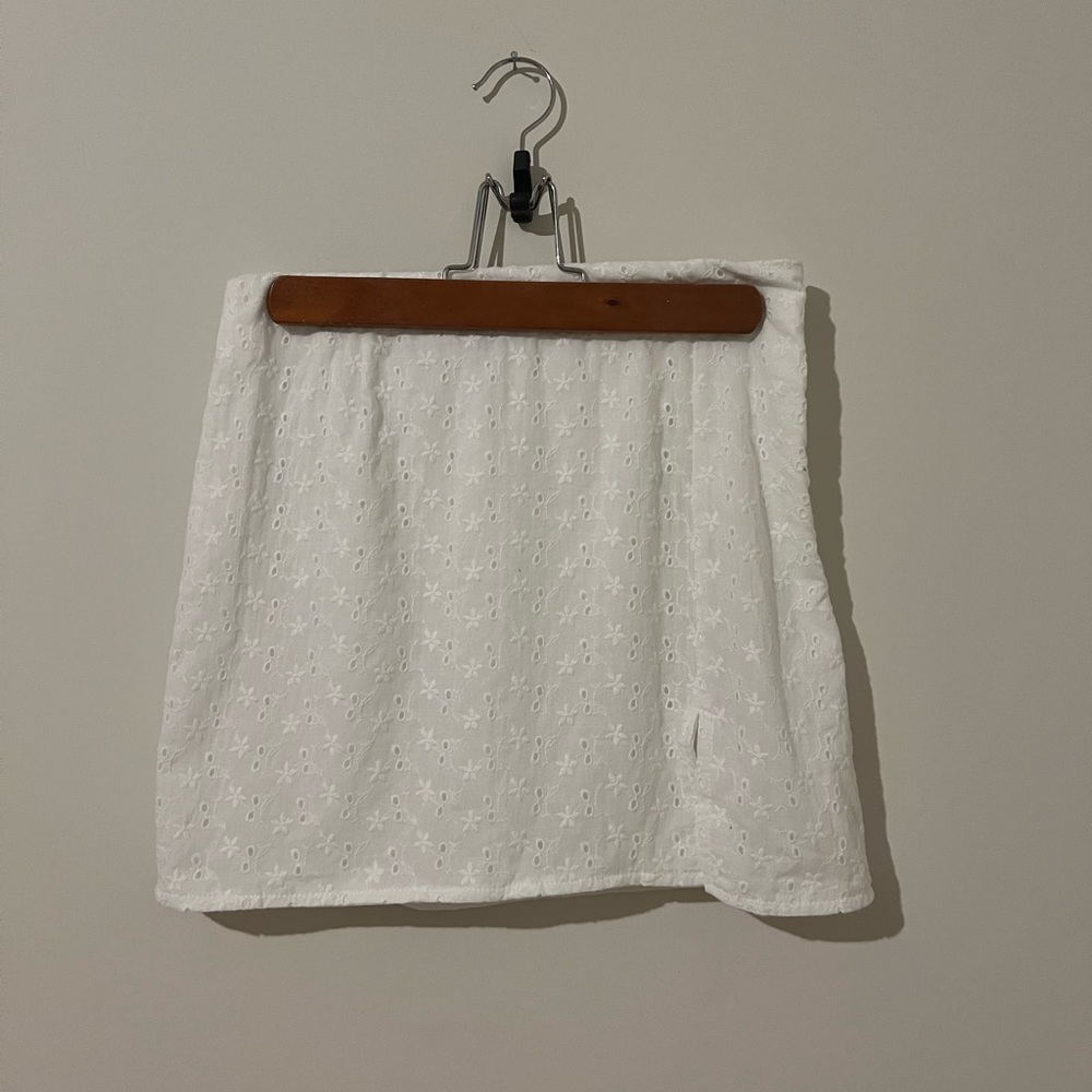 Princess Polly Size 0 White Skit - NEW WITH TAGS